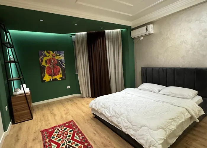 Prayla Luxury Apartment At Condor Center